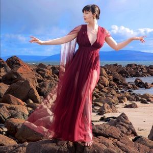 NWT PUG GOTHIC GLAMOUR - BOMBSHELL PLUNGE MAXI GOWN WINE/BURGUNDY STUNNING